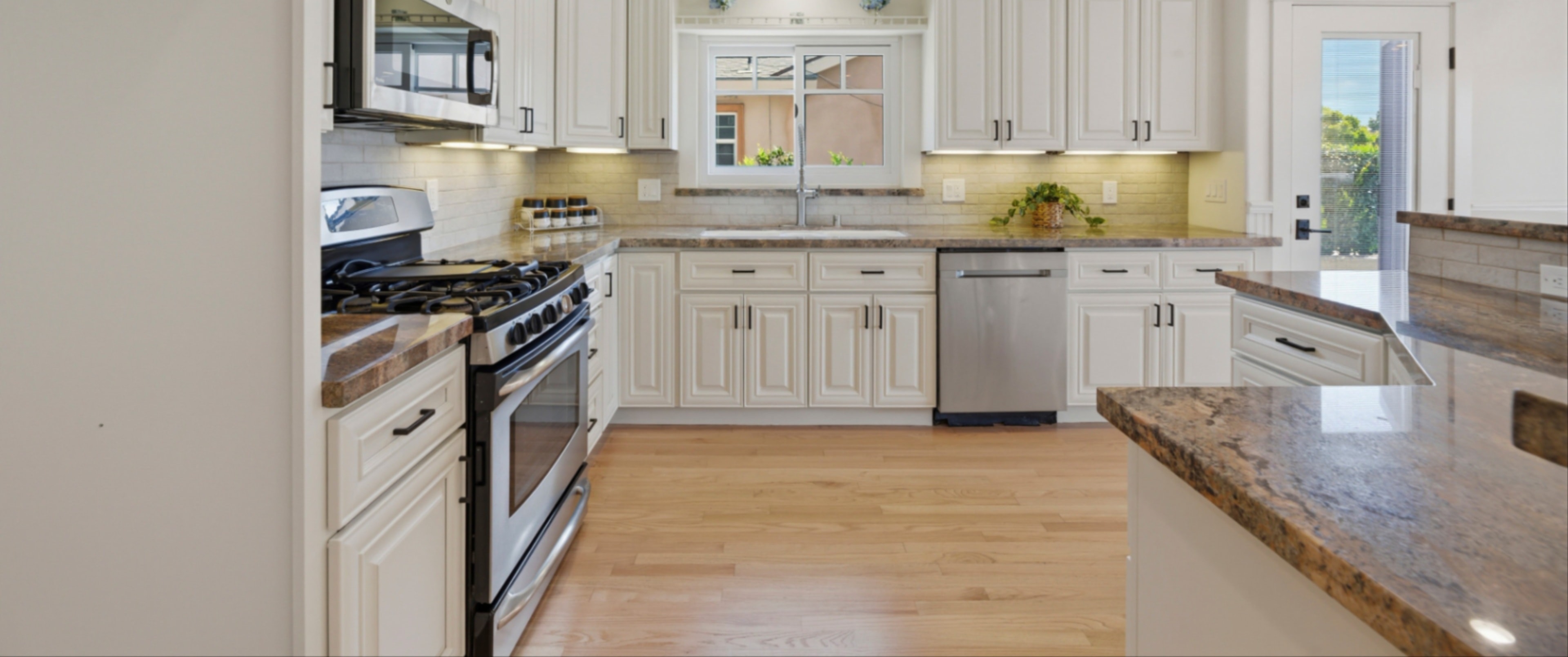 Custom Home — photo 2